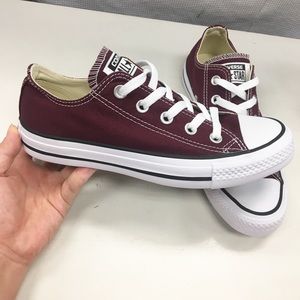low top burgundy converse